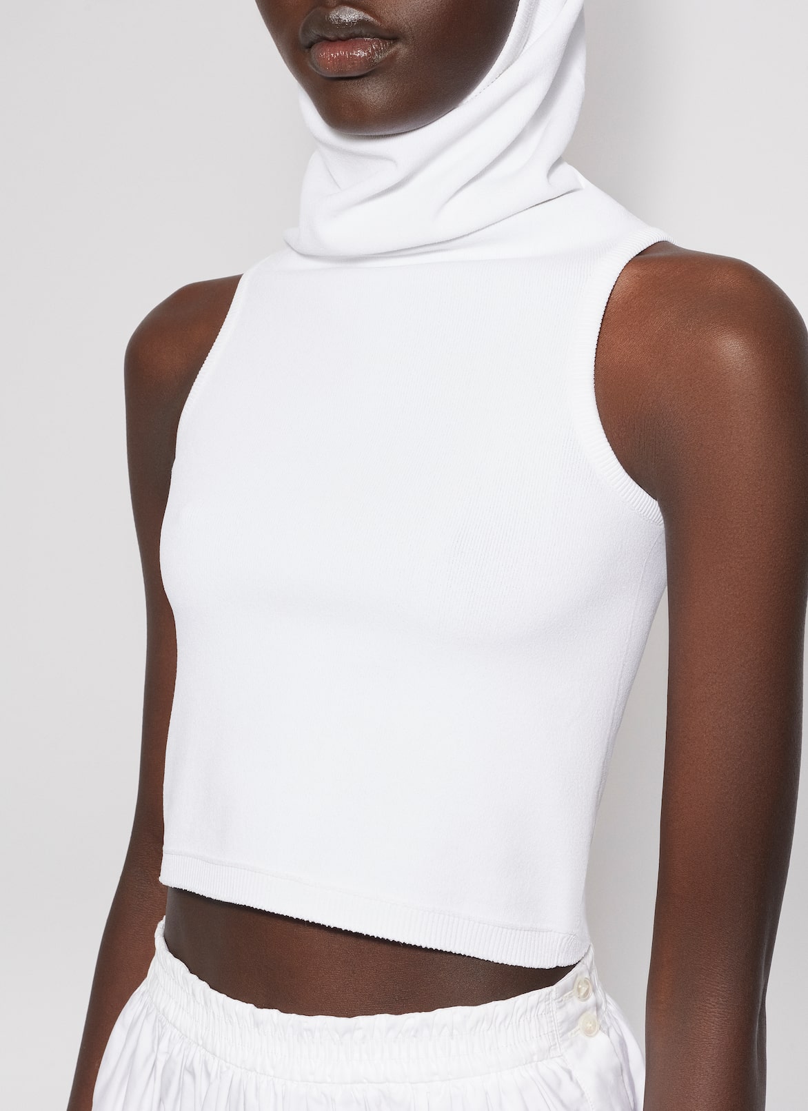 HOODED KNIT CROP TOP ALAÏA WHITE HOODED KNIT CROP TOP